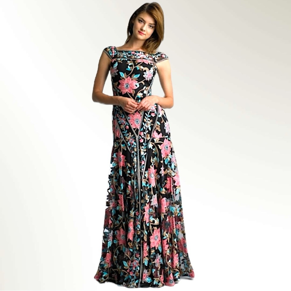 Basic Black Label Gown, size 0